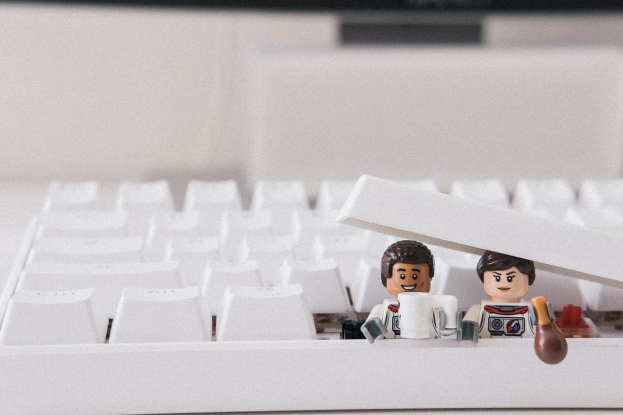 Brand loyalty vs customer loyalty. Here’s why your business needs both.